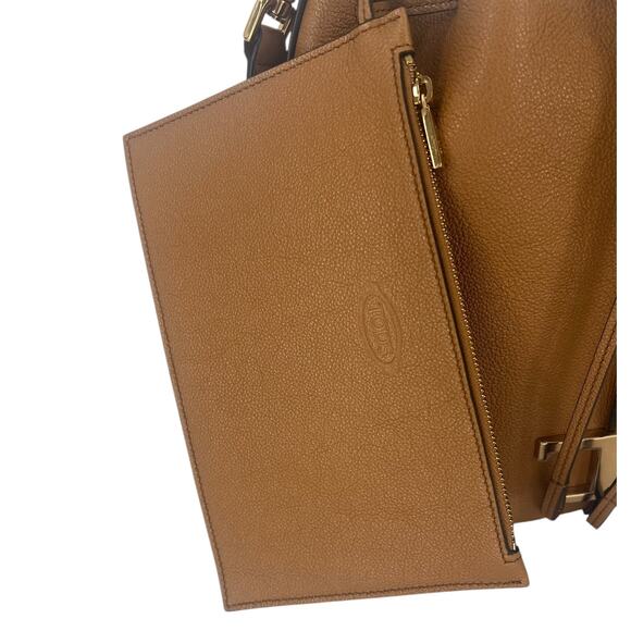 Tod's Timeless Small Leather Bucket Bag - Picture 9 of 16